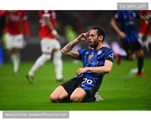 恰尔汗奥卢点射破门，国米1-2落后尤文图斯